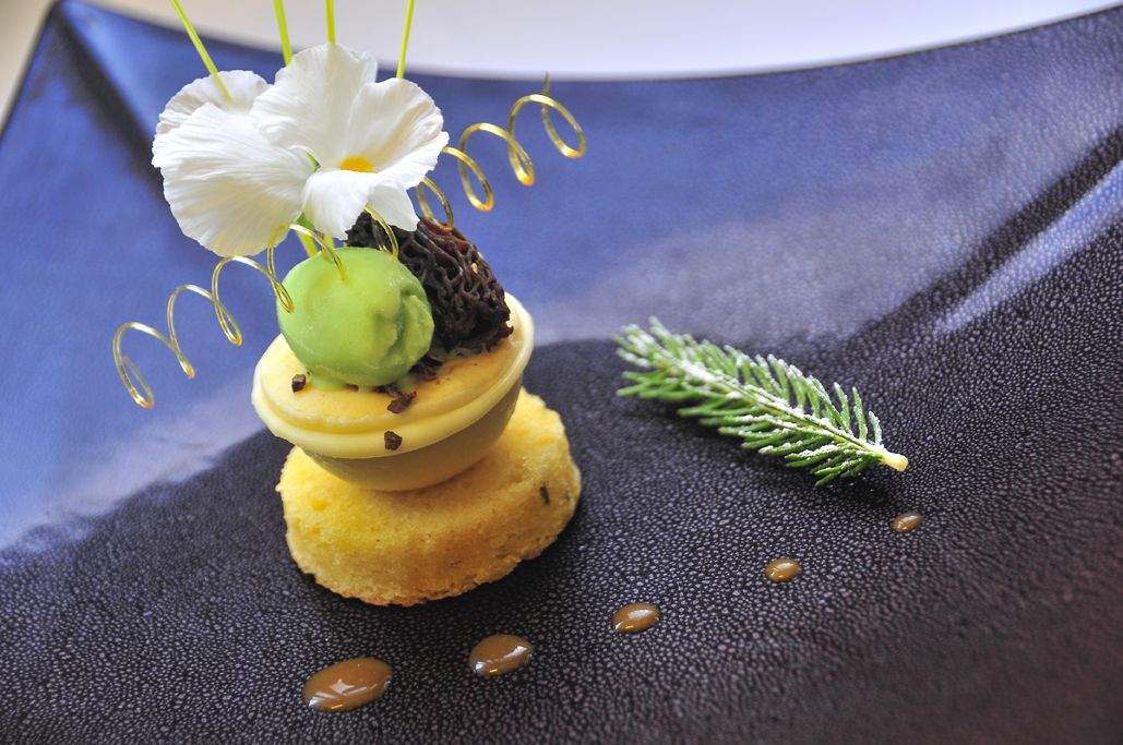 Dessert gourmand et inventif au restaurant gastronomique La Table de Jérôme, situé au sud du Morvan dans la Nièvre